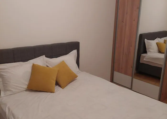 شقة Imperial East